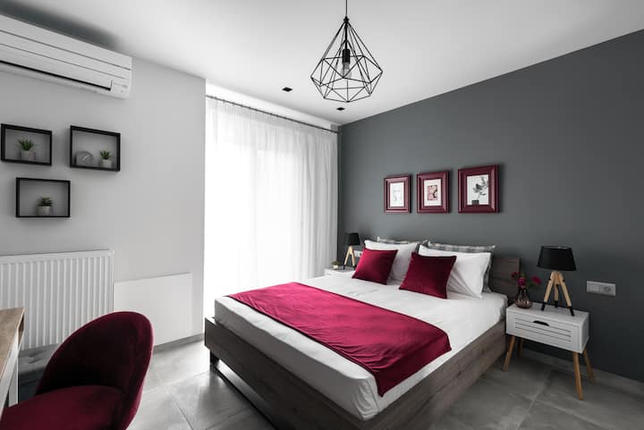 غرفة النوم رقم1 | كبيرة (15 مترًا مربعًا )