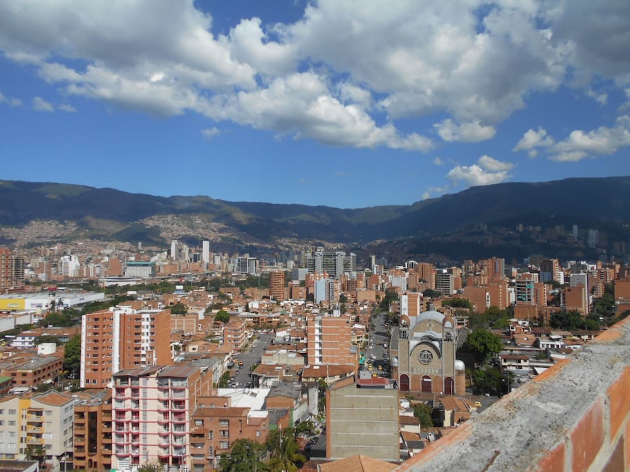 360 degree gorgeous views of the entire city.