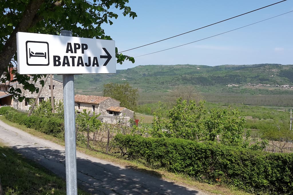 Road mark of the appartment
