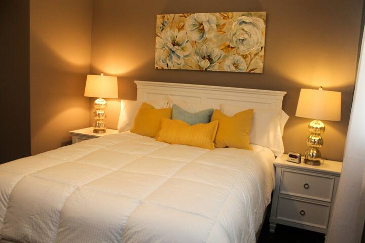 ***SLEEPS 5  REDFIELD, SD HUNTERS WELCOME*********