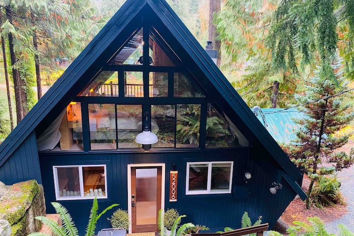 Newly Remodeled/Amazing Modern Riverfront A-Frame