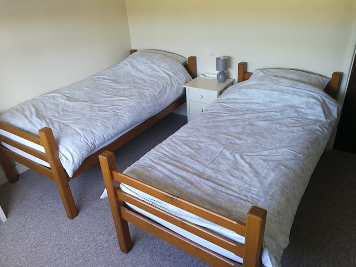 Chambre avec lits jumeaux. 