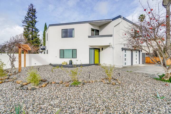 Luxurious 5BR/4.5BA house near Stanford with AC gallery image 3