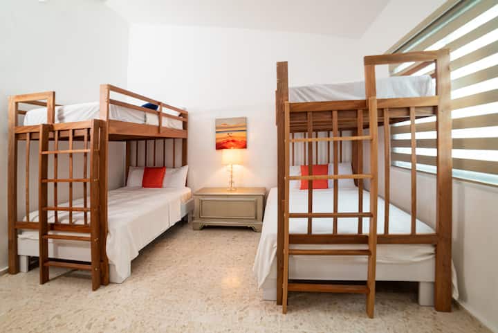Room 3- 2 Bunk beds 