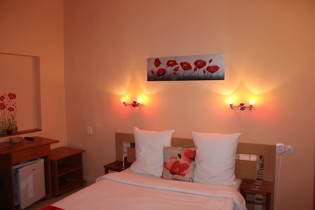 poppies room
matrimonial bed
