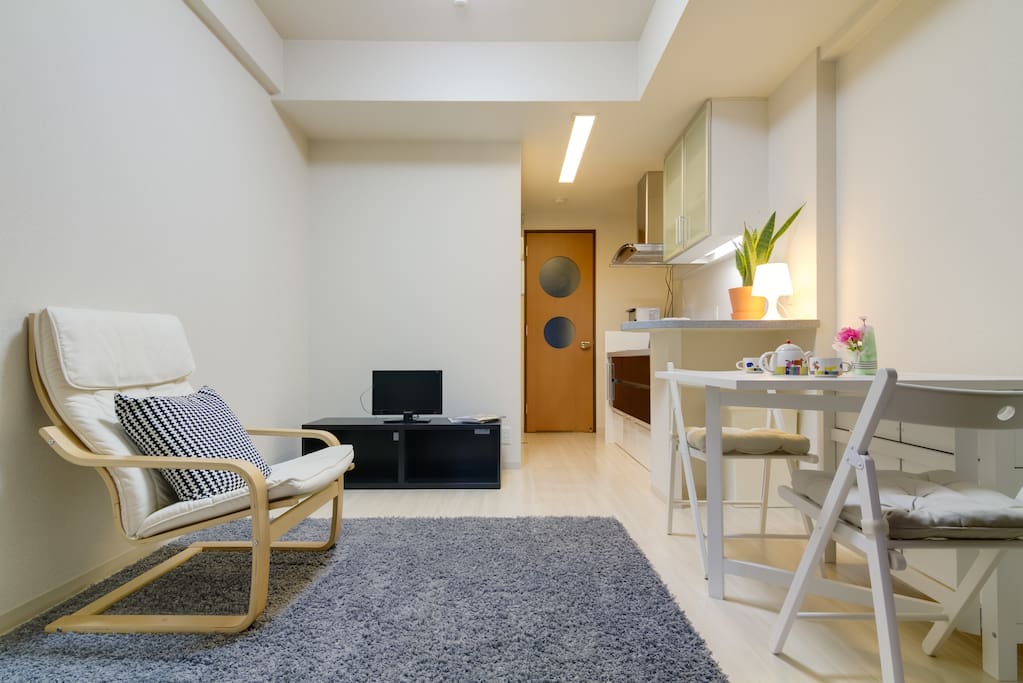 Comfortable beds and closet with hangers The following keywords let you easily find the room you want to book. 大阪 難波 USJ 道頓堀 大阪城 心斎橋 梅田 関西空港 京都 神戸 奈良 Namba Osaka USJ Dotombori Osaka Castle Shinsaibashi Umeda Kansai Airport KIX Kyoto Kobe Nara