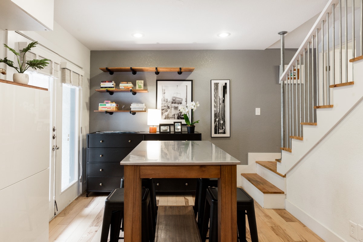 Explore Downtown Austin from a Hip Condo