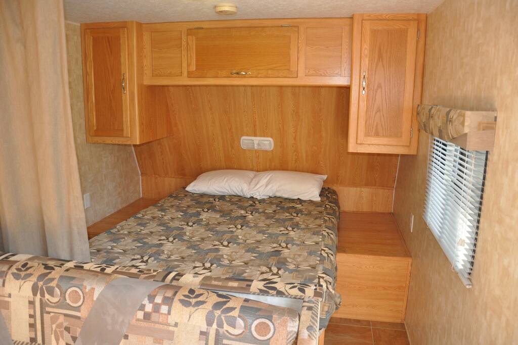 Full/Double Mattress with Privacy Curtain