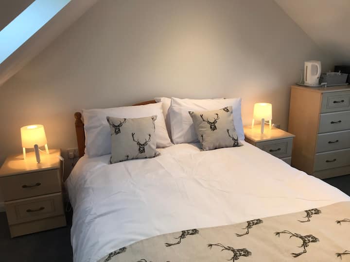Penthouse, Ensuite Double Room, City Centre - Inverness