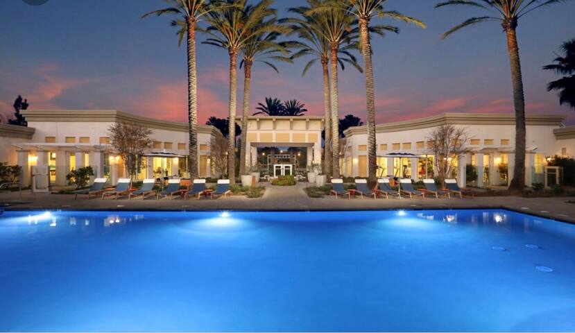 Private Bedroom Downtown Oxnard!