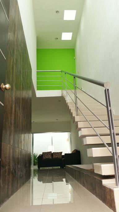 Moderna y comoda entrada