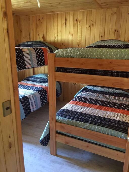 Camarotes de descanso compartido, con espacios seguros para guardar tus coas