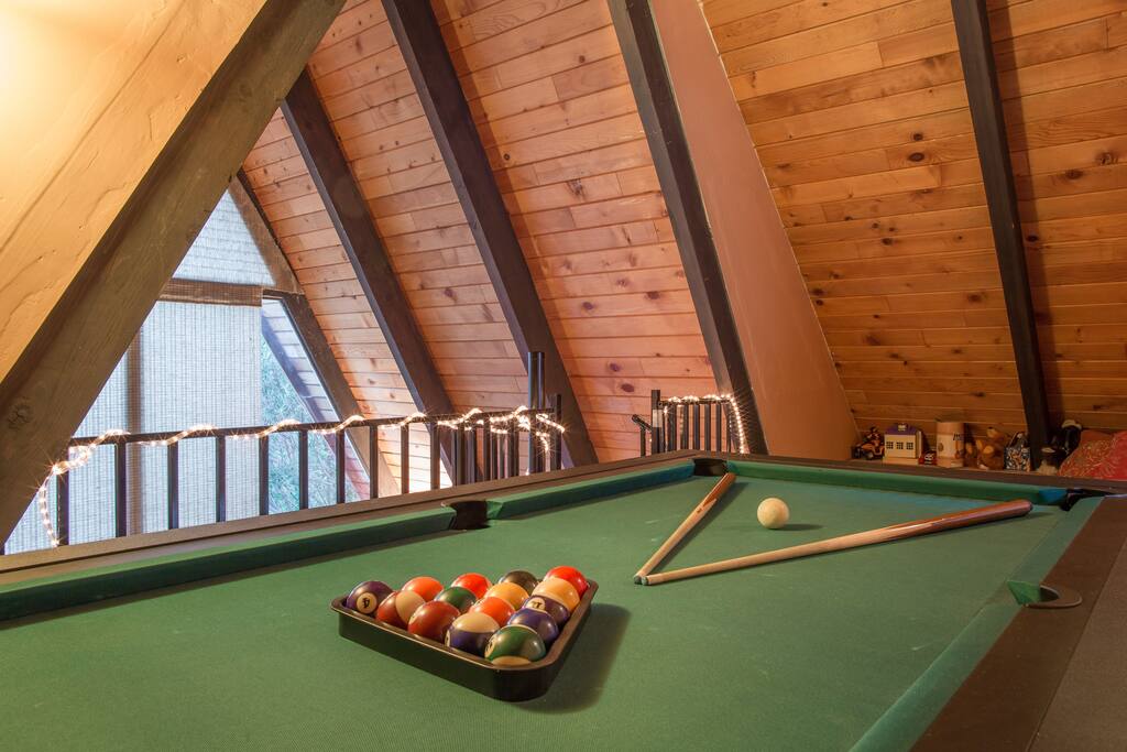 Pool table