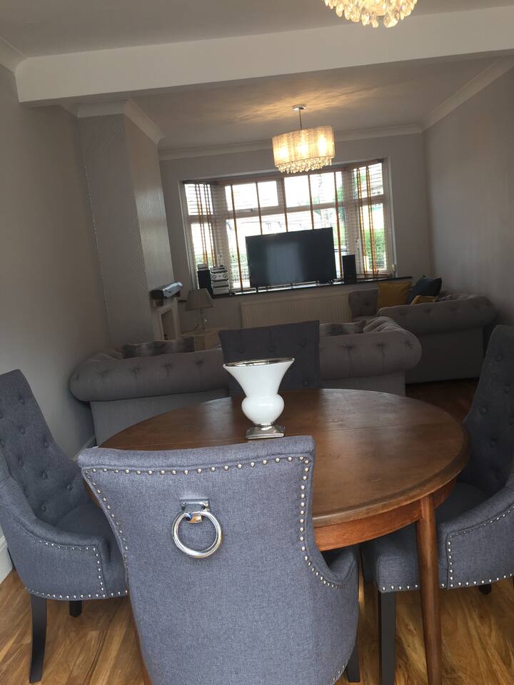 London Borough of Barking and Dagenham Holiday Rentals & Homes