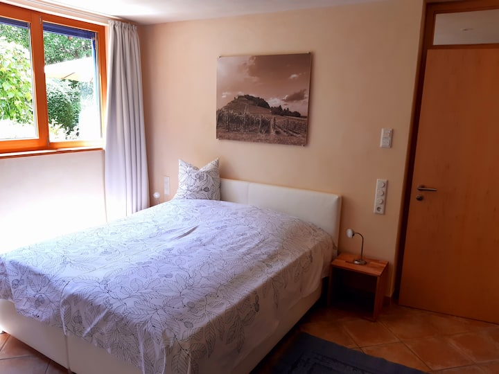 Dormitorio con somier de 180 x 200 cm