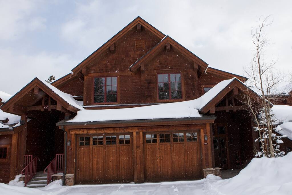 Enjoy a mountain retreat to Breckenridge Ski Resort!
