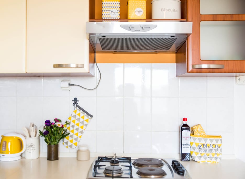 fully equipped kitchen for cooking