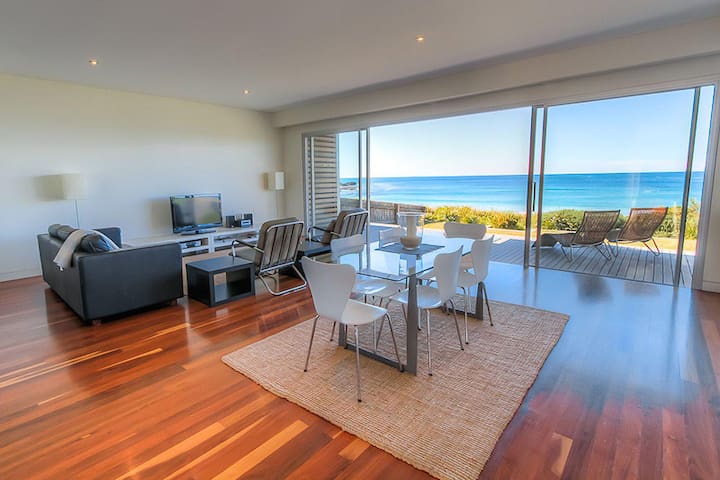 Airbnb Whoota Vacation Rentals Places To Stay New South