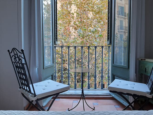 Casa Consell Gran Via managed Airbnb listing 1