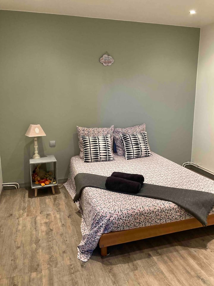 საძინებელი 4