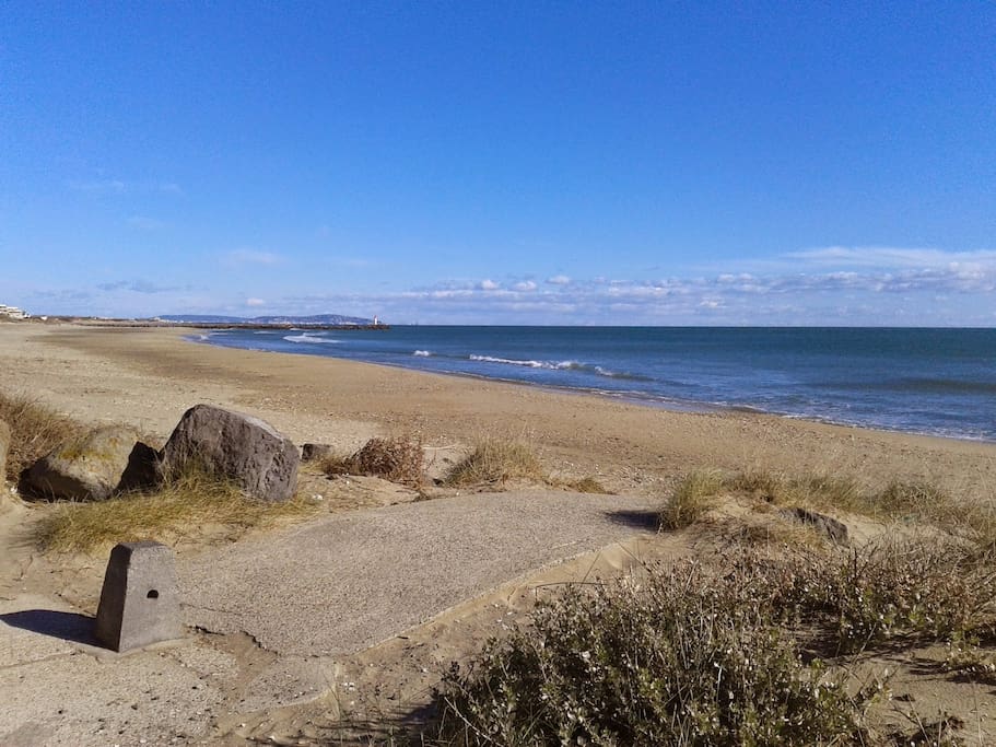 Plage située à 150 m