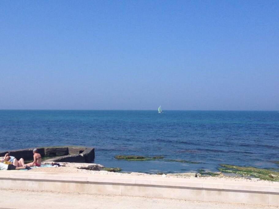 Spiaggia libera fronte abitazione