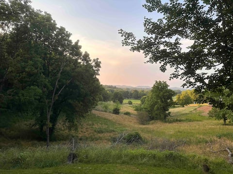 Cottage on 6-Acres w/ Incredible Views