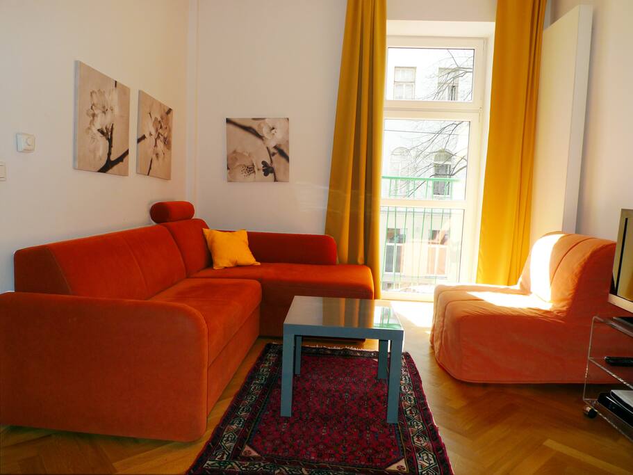 sonniges Wohnzimmer