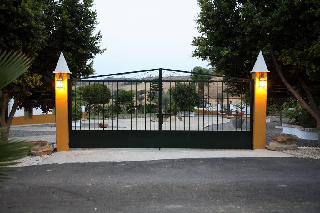 Entrada al recinto