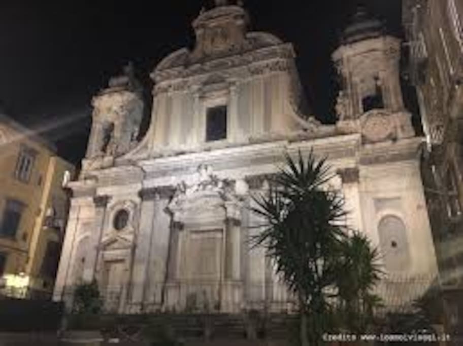 Chiesa dei Gerolomini, di fronte casa...