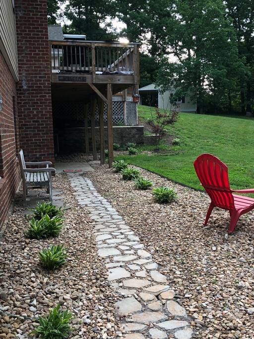 Walkway to the apartment entrance.