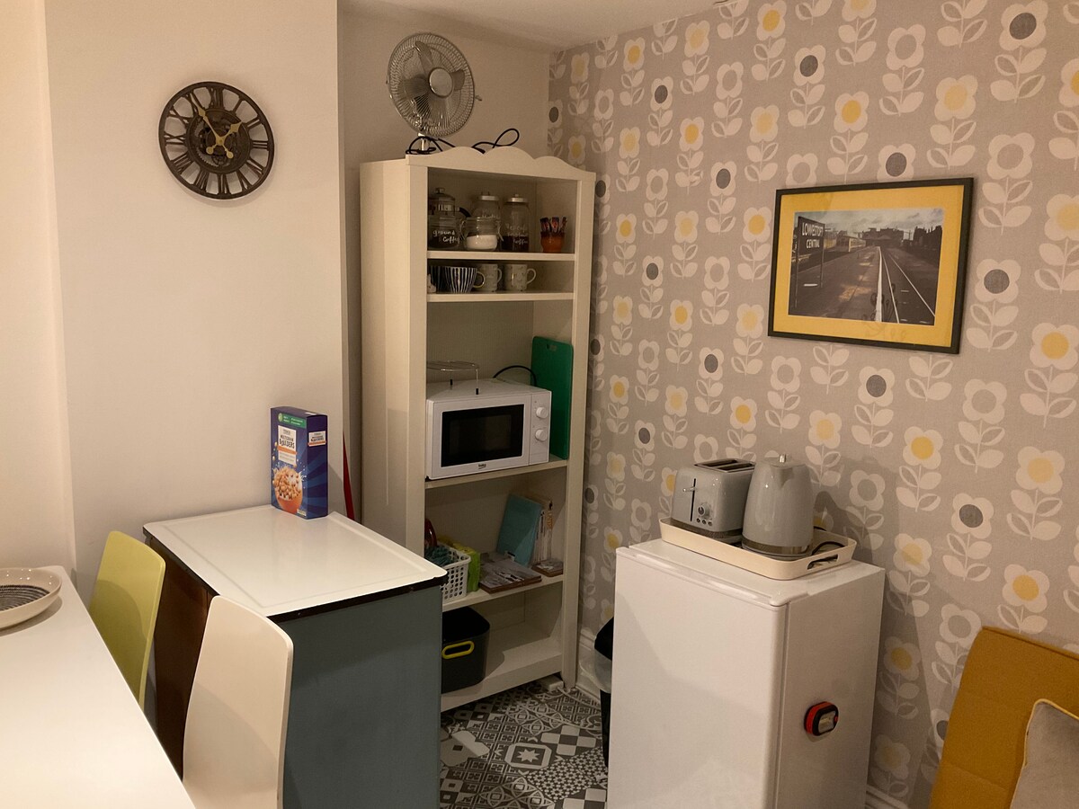 Top performing Airbnb: Beautiful big studio in ex theatre  - own entrance in Lowestoft