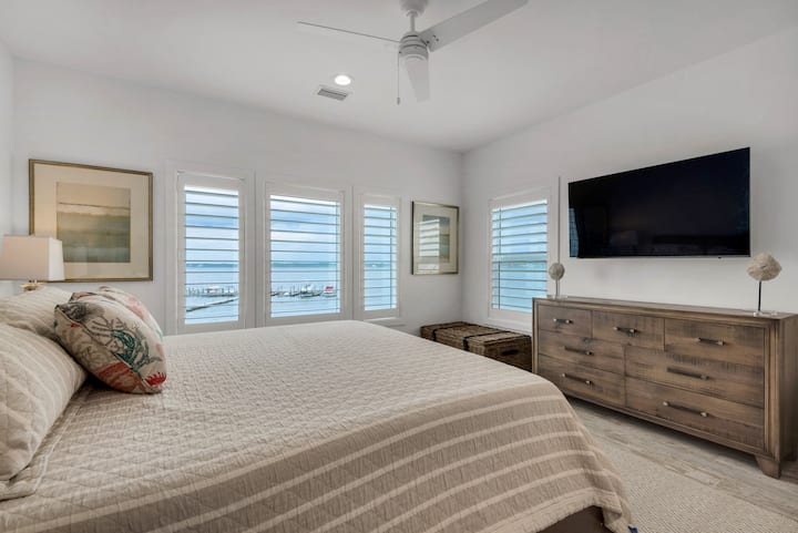 ماستر إيست مع إطلالة على شروق