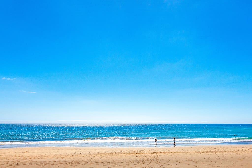 10 METERS SEPARATES THE HOUSE FROM THE BEACH