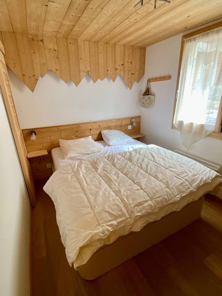 Bedroom 2 
beds in 160