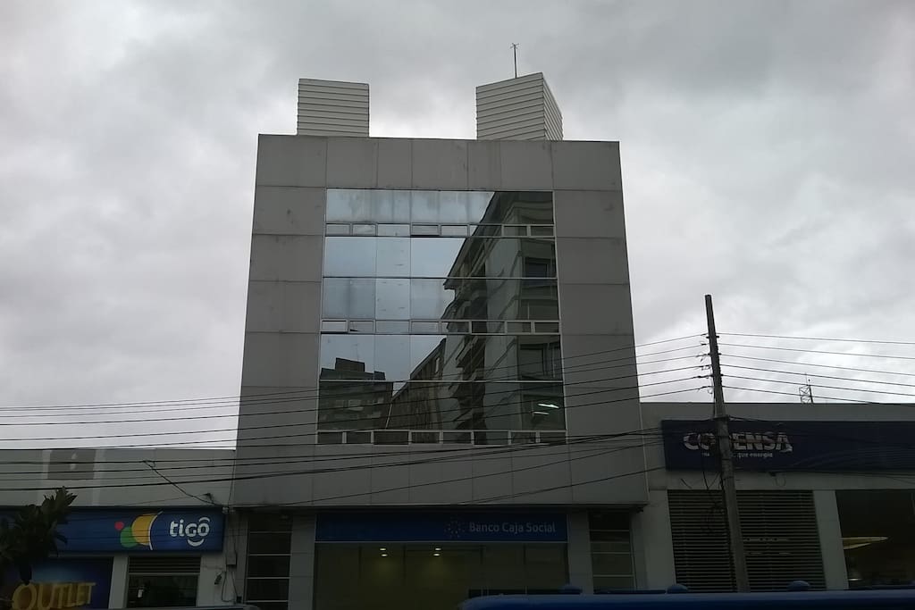 Edificio remodelado en el centro de chapinero