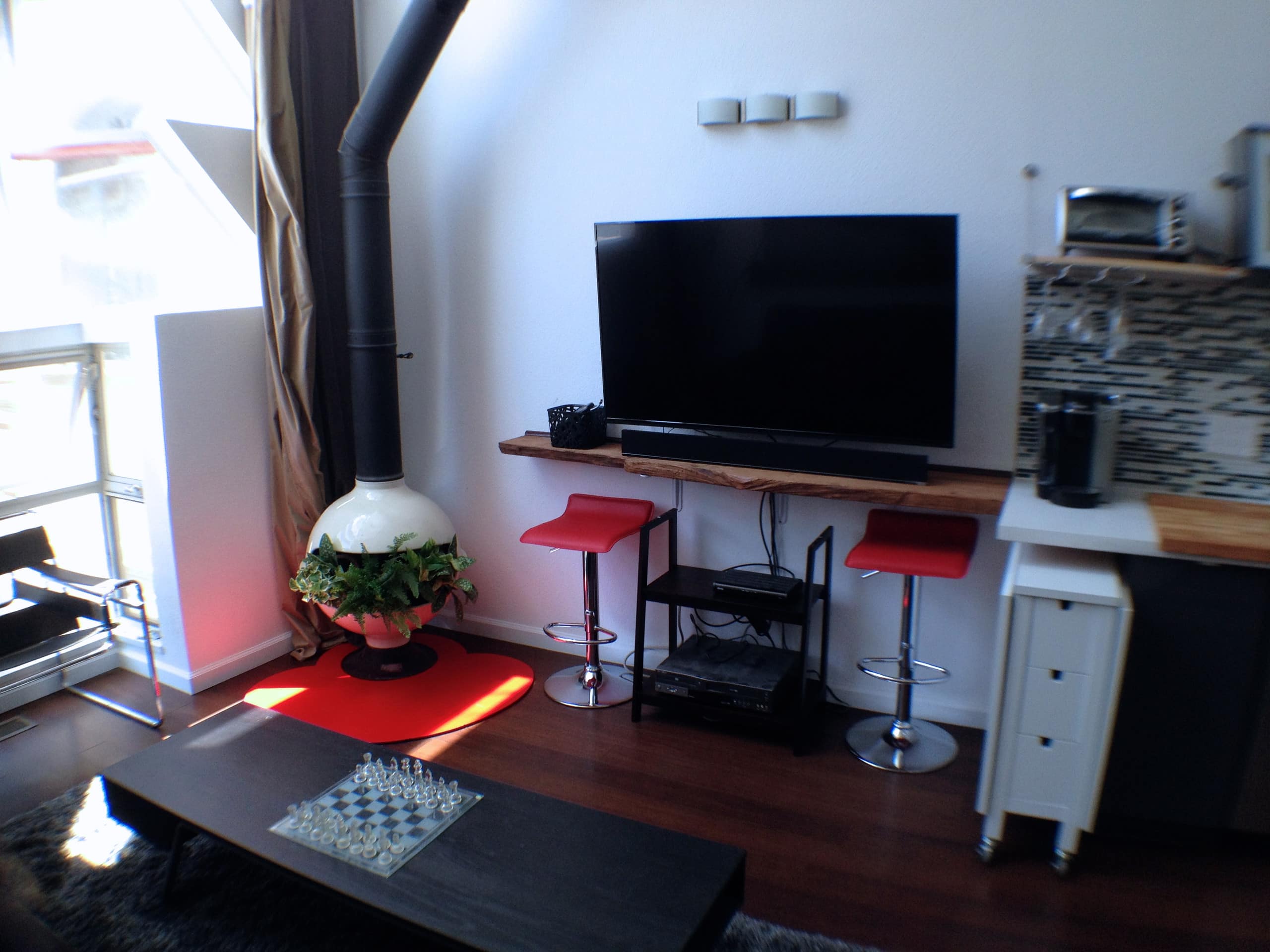 Home in San Francisco · ★4.91 · 2 bedrooms · 2 beds · 1 bath - Image 11