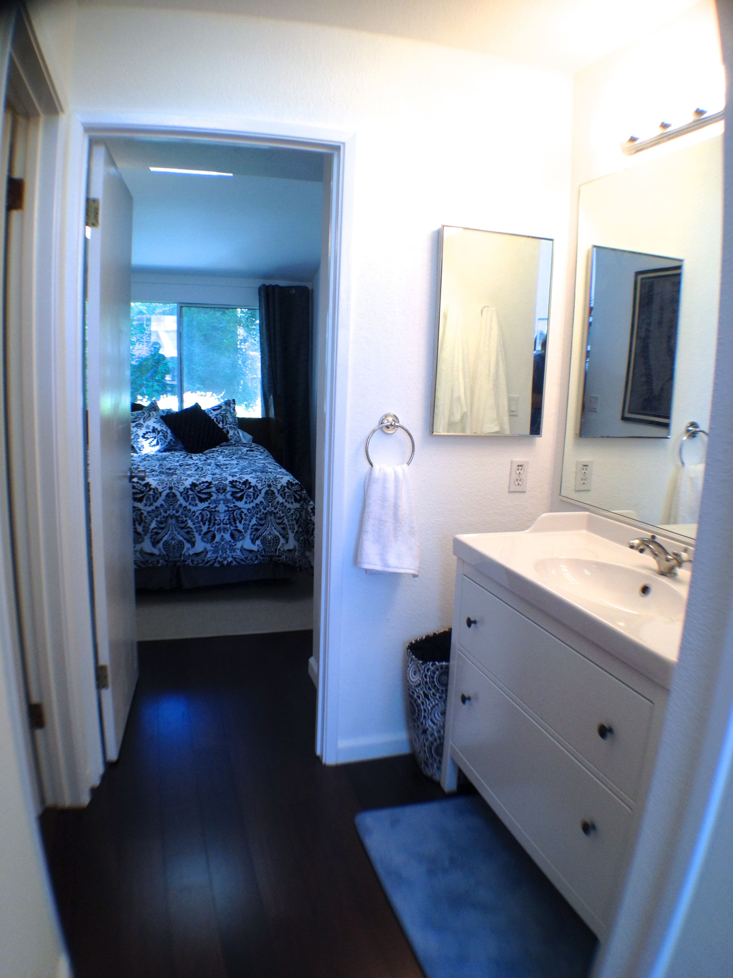 Home in San Francisco · ★4.91 · 2 bedrooms · 2 beds · 1 bath - Image 36