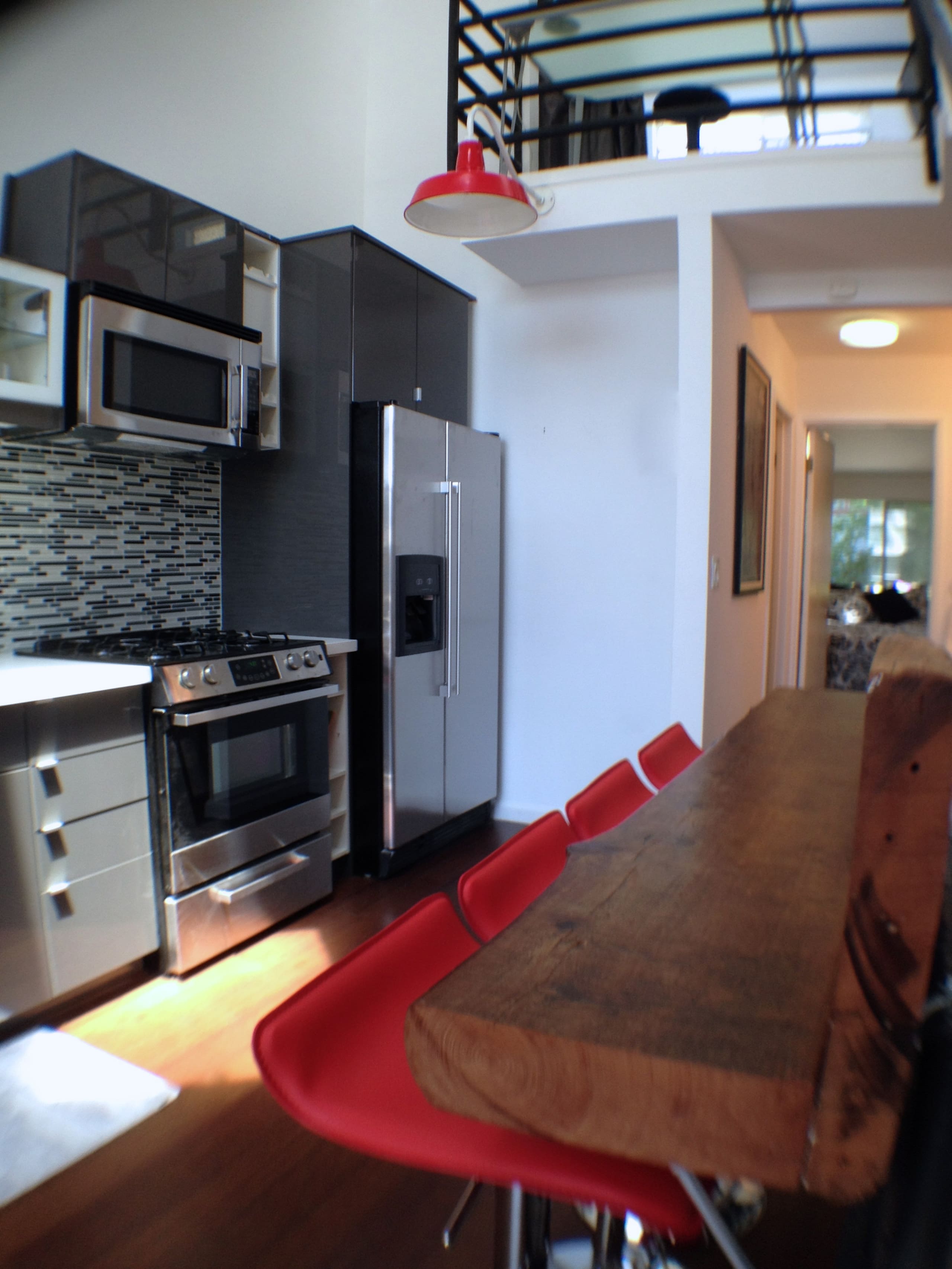 Home in San Francisco · ★4.91 · 2 bedrooms · 2 beds · 1 bath - Image 17