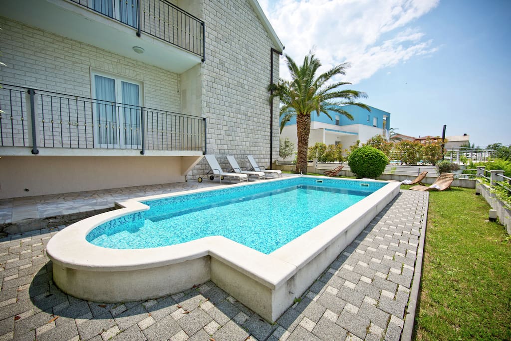 Holiday Home Swimming Pool