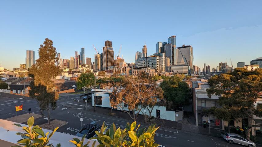 Amazing City Views & Melbourne at your doorstep gallery image 2
