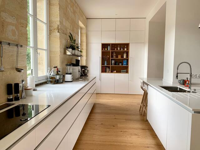 Maison de caractère en pierre Bordelaise. gallery image 5