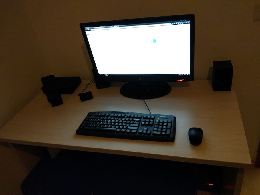 Computer station