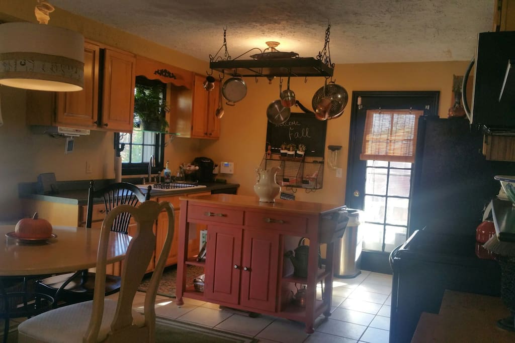 Open kitchen great for entertaining