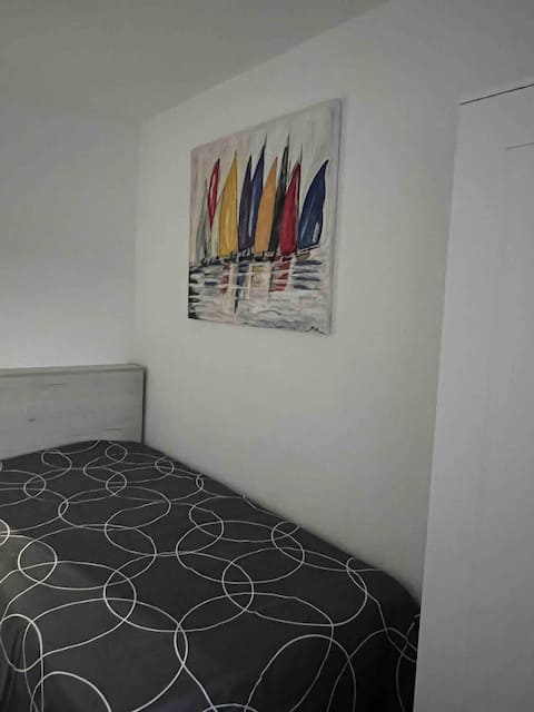 Nice room in shared apartment, central