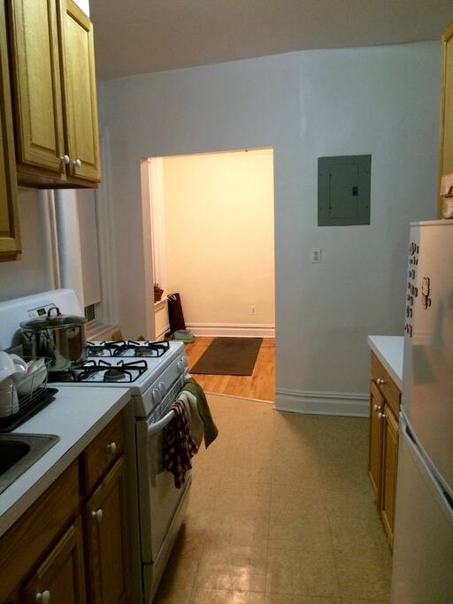 Kitchen/dining room (or yoga space!)