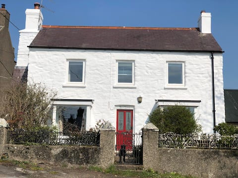 Traditional Pembrokeshire cottage in St Ishmaels