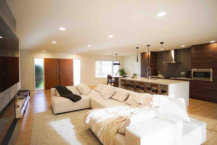 Mid-Century Modern Rambler Near Redondo Beach