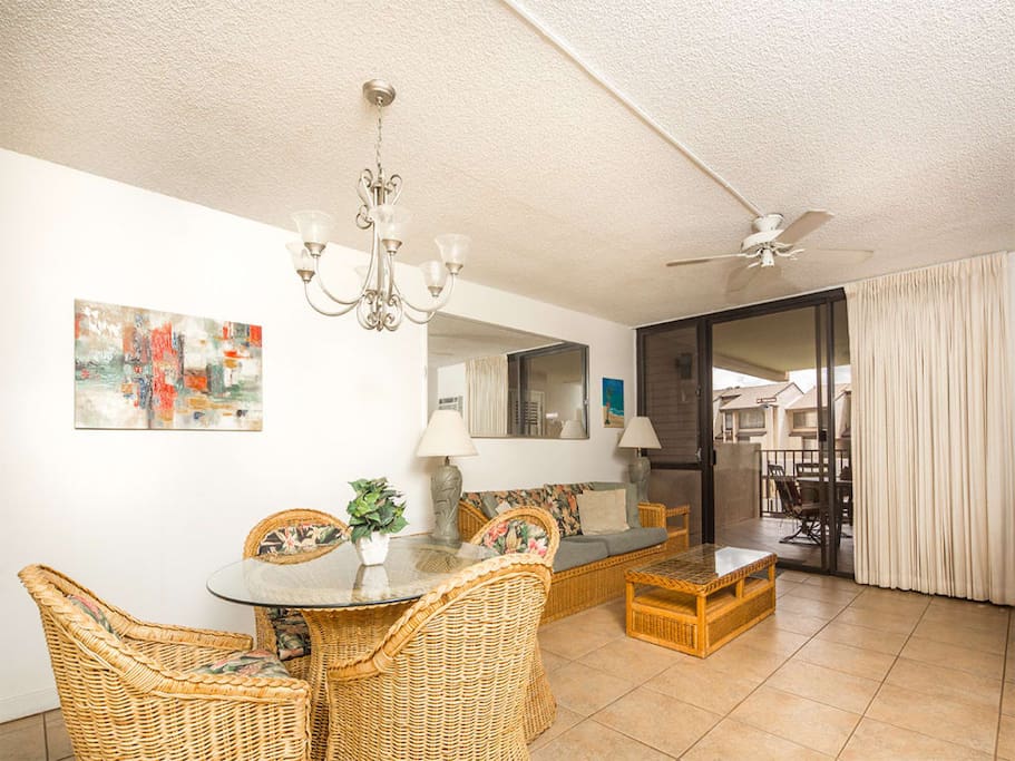 kamaole-1st-9307-living-room-01.jpg