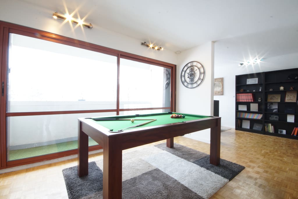 Espace billard - Bureau/Bibliothèque